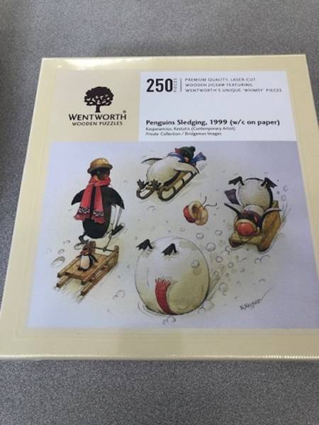 WENTWORTH WOODEN JIGSAW PUZZLE SKATING AT ROCKEFELLER CENTER 250 PIECES 
